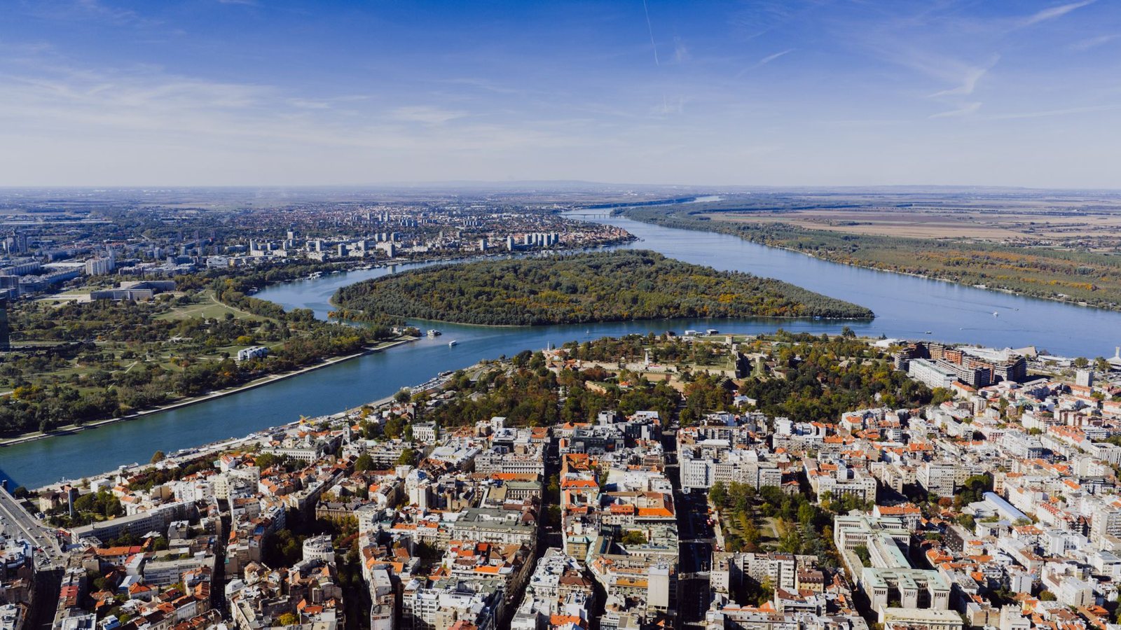 Beograd iz vazduha sa Dunavom i Savom — sale za svadbe po opštinama