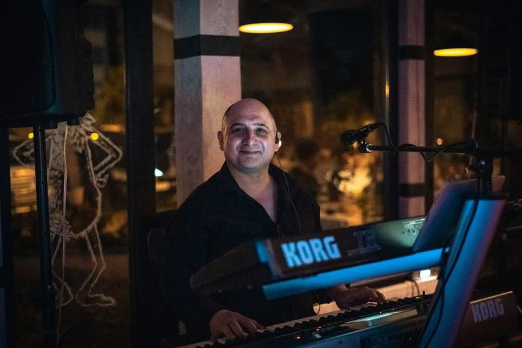 Darius band