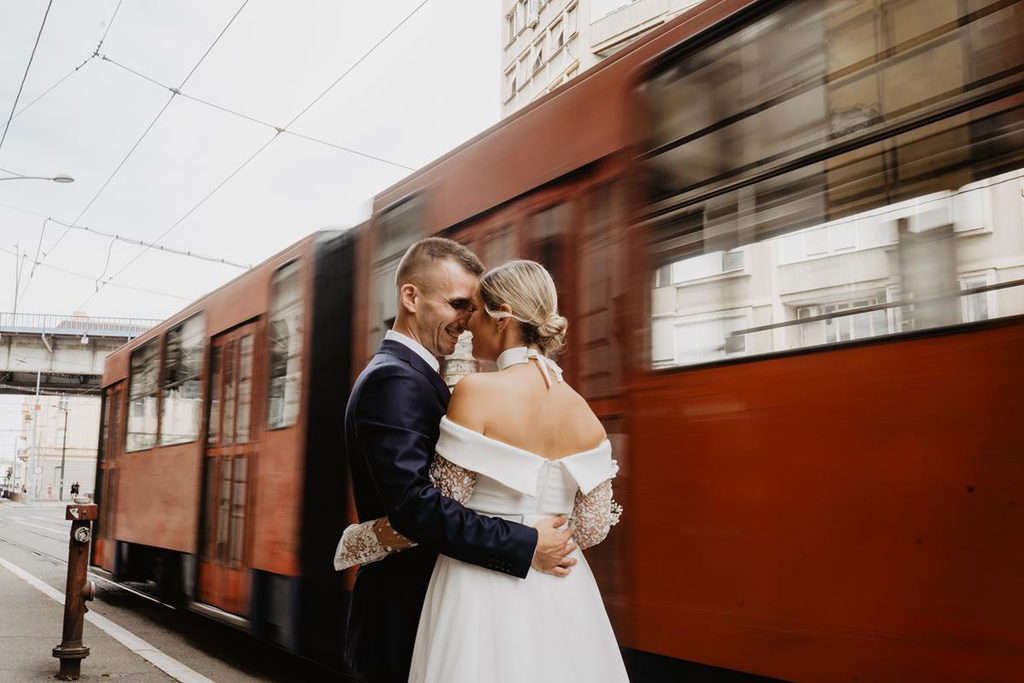 Deus Weddings