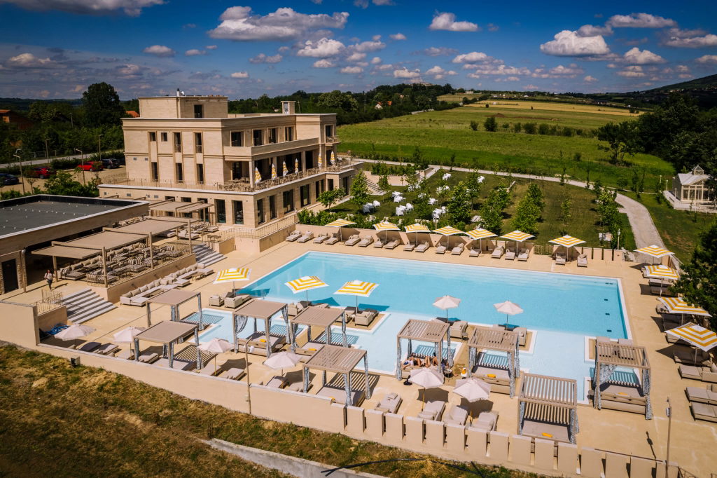 Hotel Hyde Hill / Bikini and Champagne