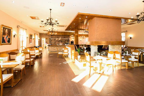 Knežev Han — sala za venčanje Topola