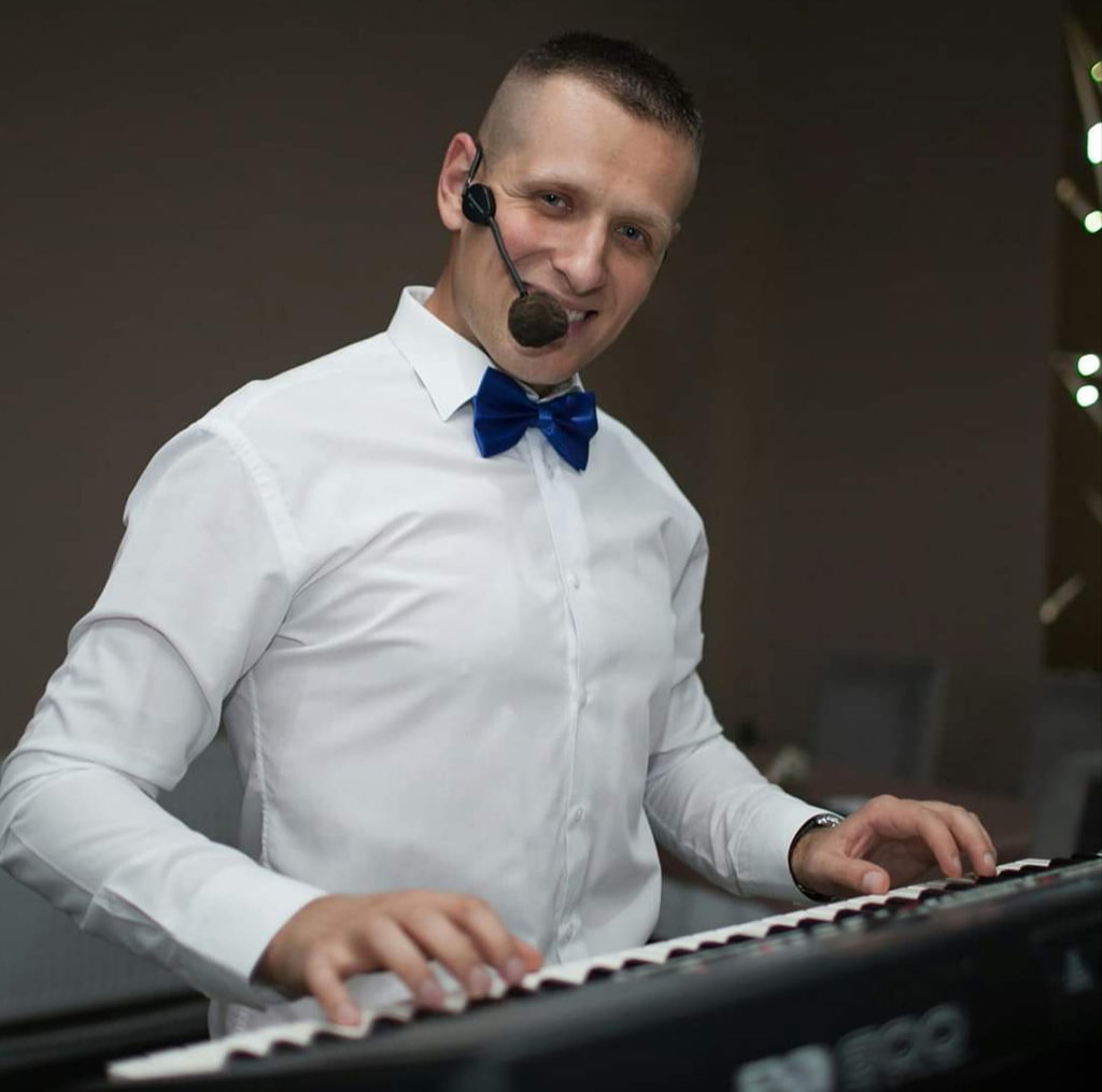 Nesa Stil Bend One Man Band
