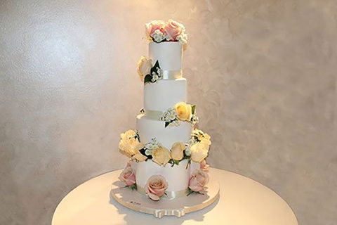 Torte i Medenjaci Novi Sad — poslastičarnica Petrovaradin